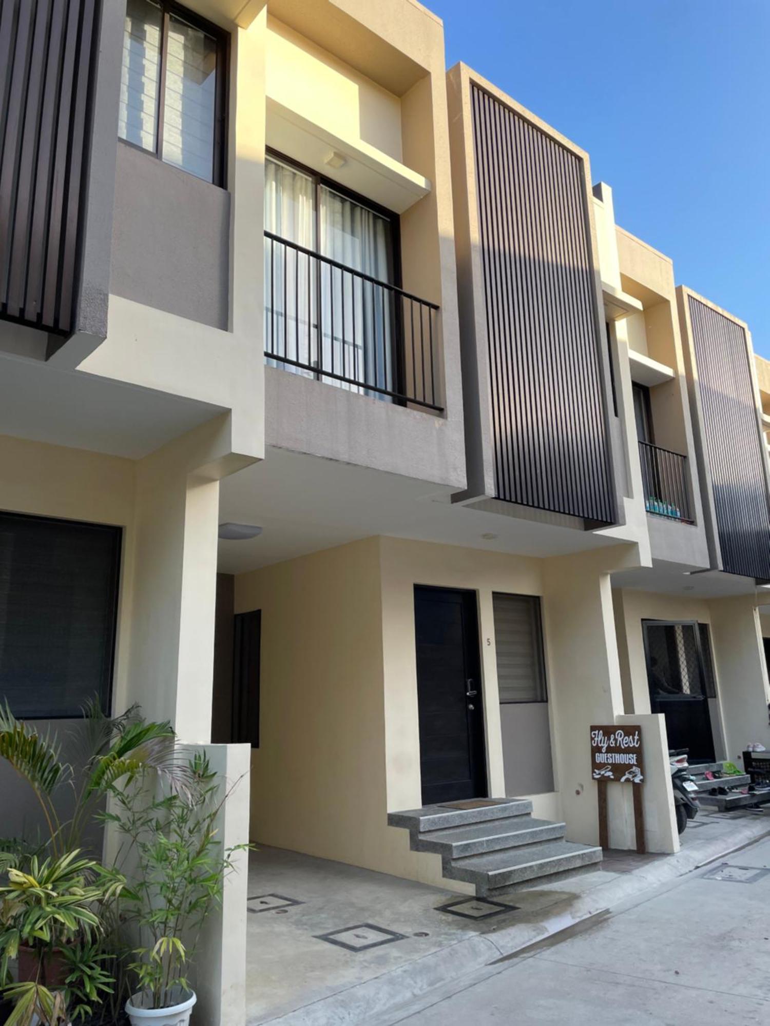 Fly & Rest Guesthouse - Mactan-Cebu International Airport Isla de Mactán Exterior foto